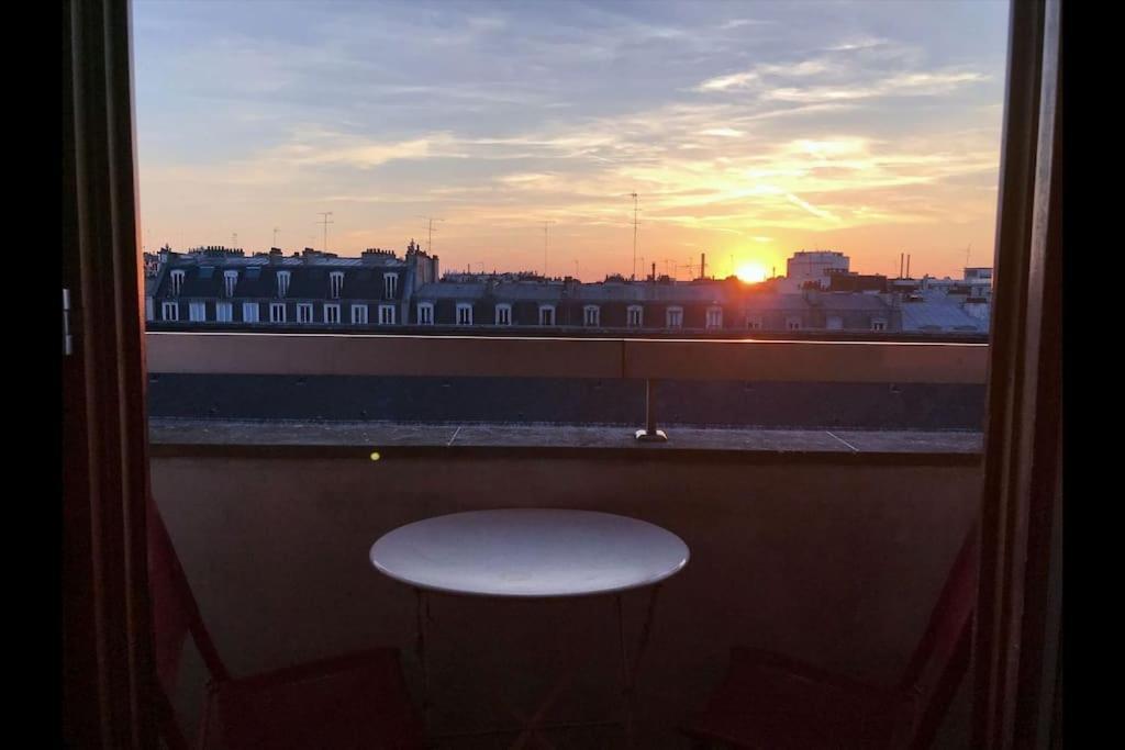 Le Charme De Montmartre A Ciel Ouvert Parijs Buitenkant foto