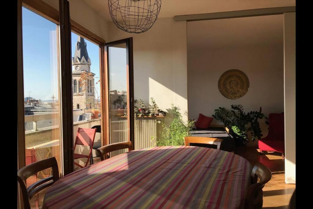 Le Charme De Montmartre A Ciel Ouvert Parijs Buitenkant foto